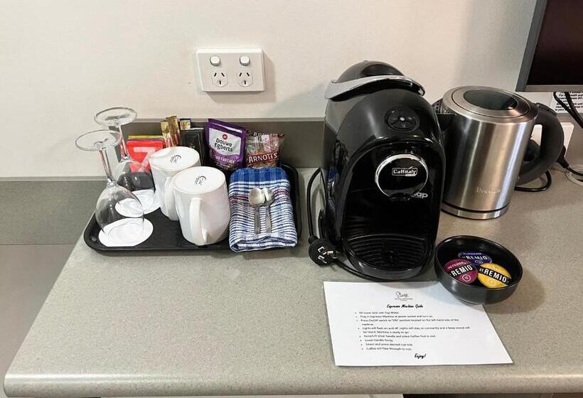 带大床的行政房间, Stay At Alice Springs