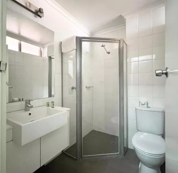 اتاق اجرایی با تخت بزرگ, Stay At Alice Springs