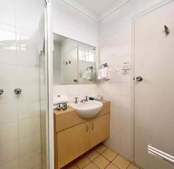 اتاق کلاسیک, Stay At Alice Springs