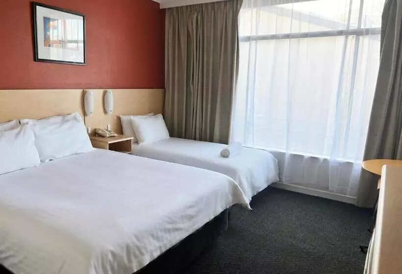 اتاق کلاسیک, Stay At Alice Springs