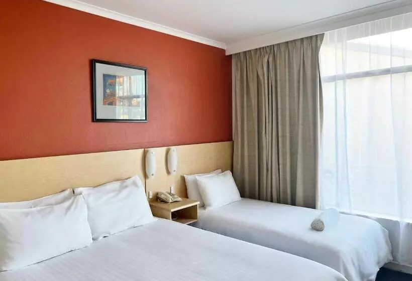 اتاق کلاسیک, Stay At Alice Springs