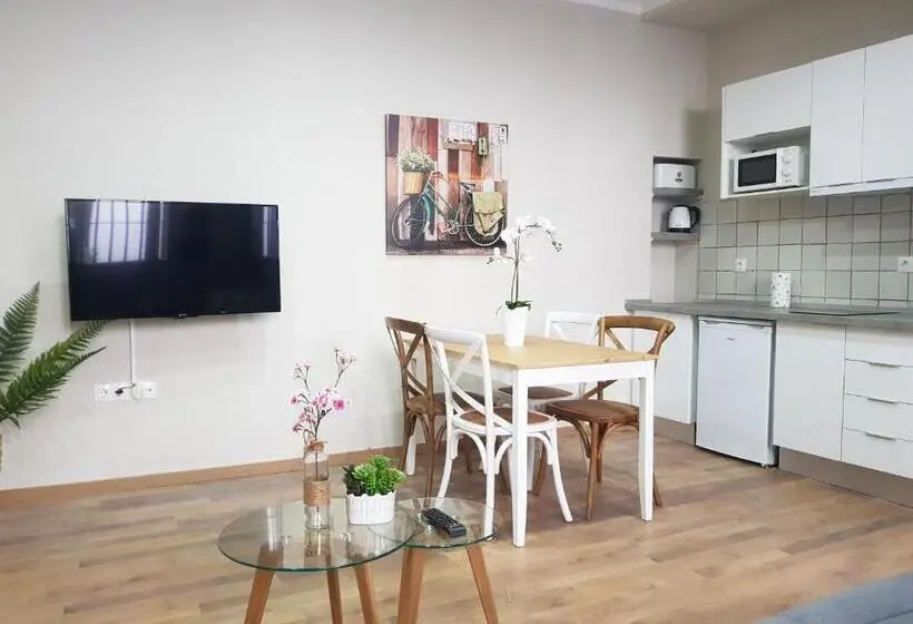 استودیوی استاندارد, Apartamentos Alhambra Granada 3000