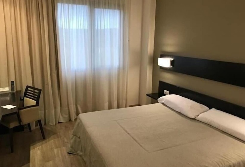 Номер Стандарт, Blu Hotel Pamplona
