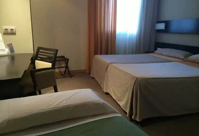 スタンダードトリプルルーム, Blu Hotel Pamplona