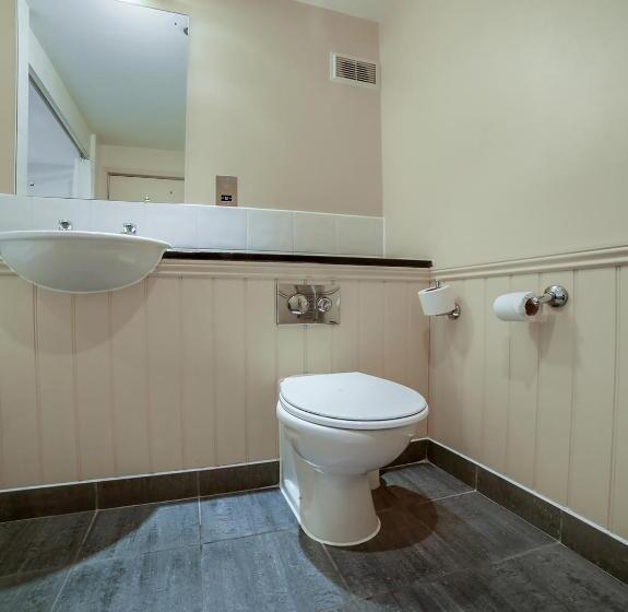 スタンダードルーム, The Bridge House