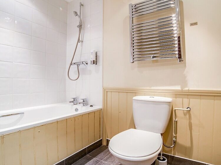 スタンダードルーム, The Bridge House