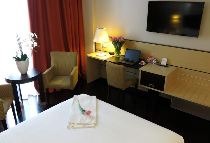 コンフォートルーム, Best Western Plus Hotel Le Favaglie