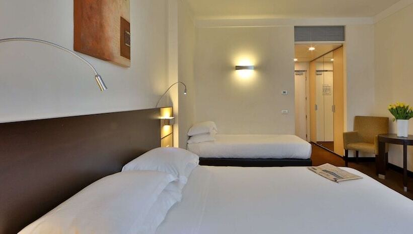غرفة قياسية ثلاثية, Best Western Plus Hotel Le Favaglie