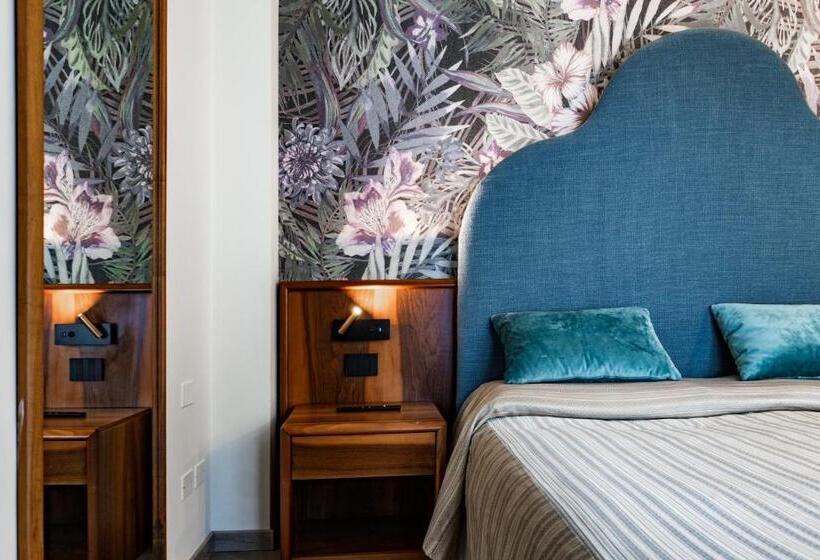 اتاق استاندارد با چشمانداز دریاچه, Continental