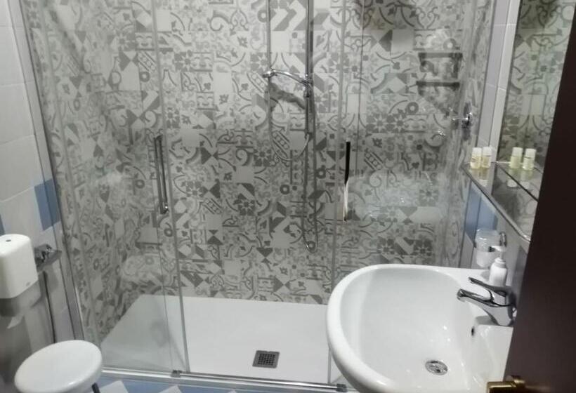 اتاق استاندارد چهار تخته, Continental