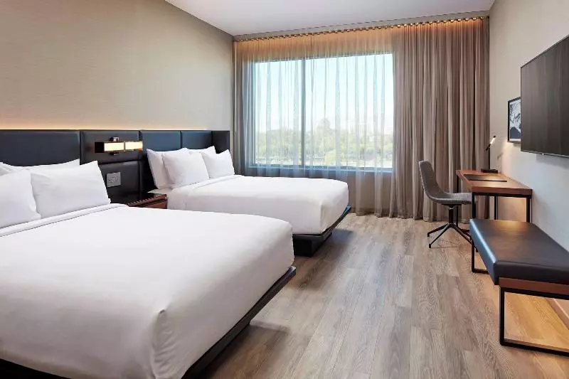 プレミアムルーム, Hilton Garden Inn Montreal Airport