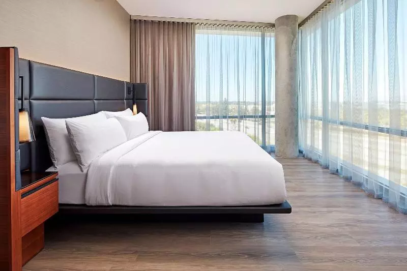 プレミアムルーム, Hilton Garden Inn Montreal Airport