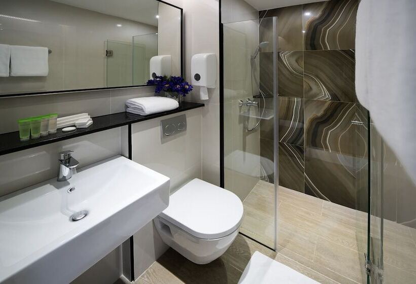 اتاق خانوادگی, Mi Bencoolen