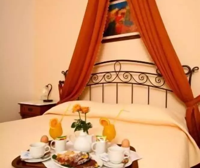 اتاق استاندارد با چشم‌انداز استخر, Naxos Resort Beach Hotel