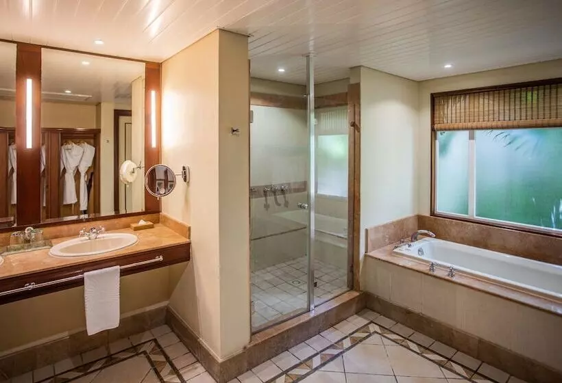 2 Bedroom Family Suite