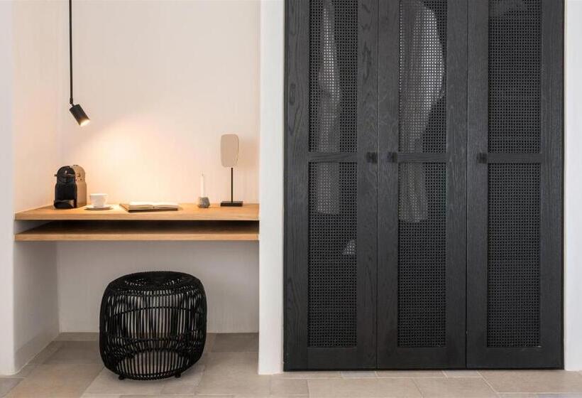 سوئیت دولوکس با چشم‌انداز, Porto Fira Suites