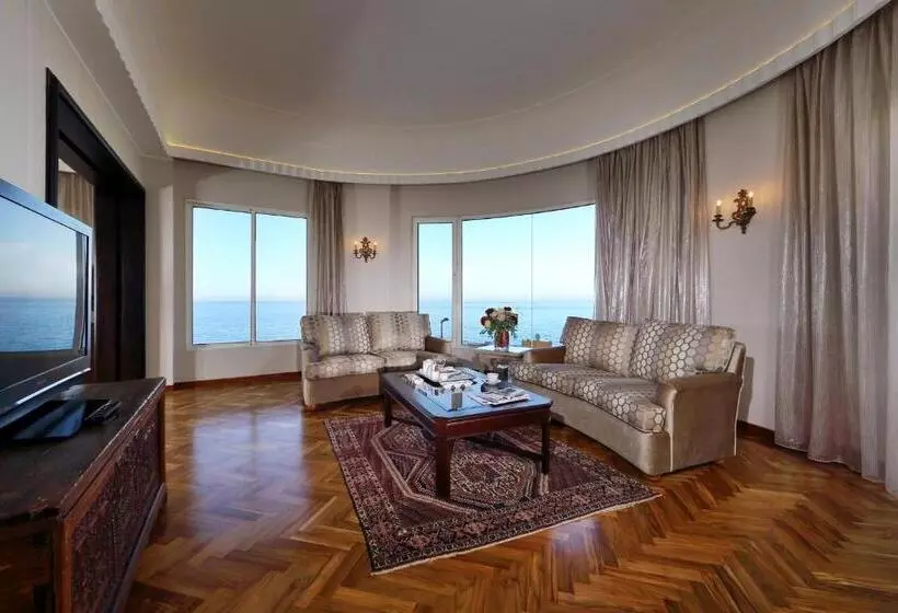 سوئیت اجرایی با چشم‌انداز دریا, Warwick Palm Beach