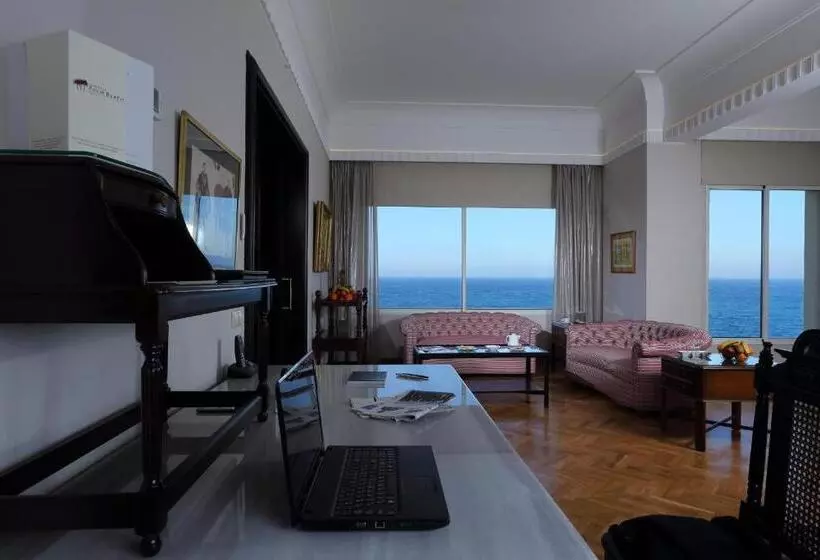 سوئیت پرزیدنت, Warwick Palm Beach