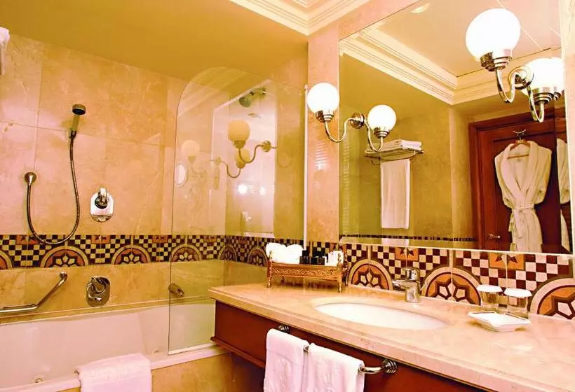 سوئیت پرزیدنت, Warwick Palm Beach