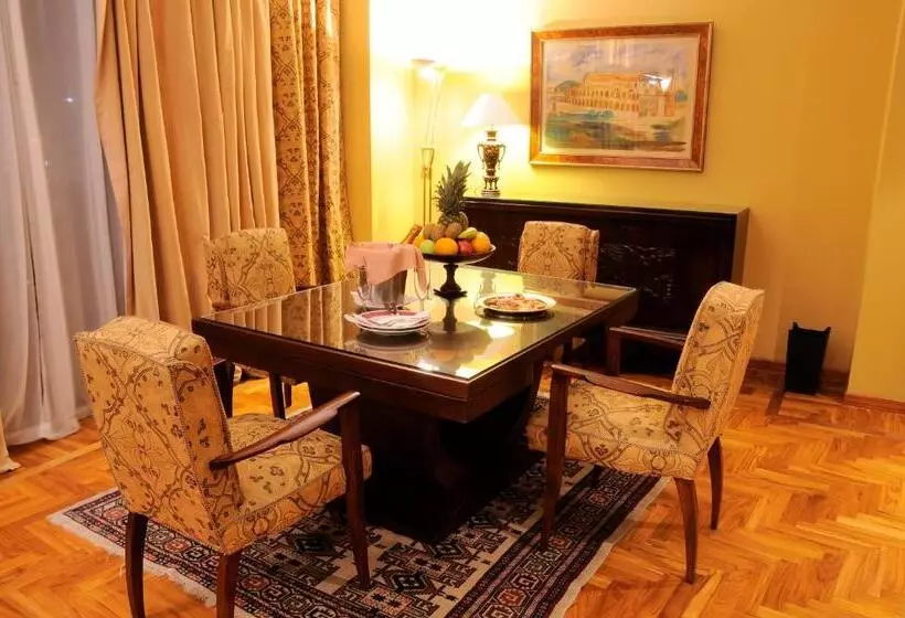 سوئیت پرزیدنت, Warwick Palm Beach