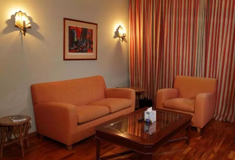 سوییت جونیور, Warwick Palm Beach