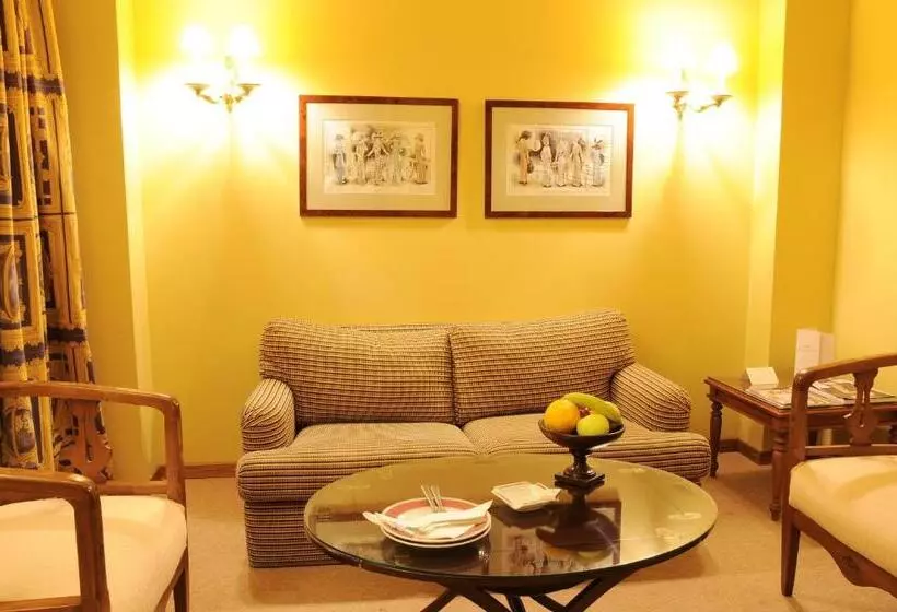 سوییت جونیور, Warwick Palm Beach
