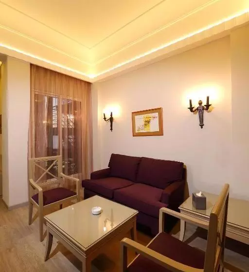 سوئیت سینیور, Warwick Palm Beach