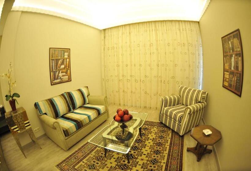 シニアスイート, Warwick Palm Beach