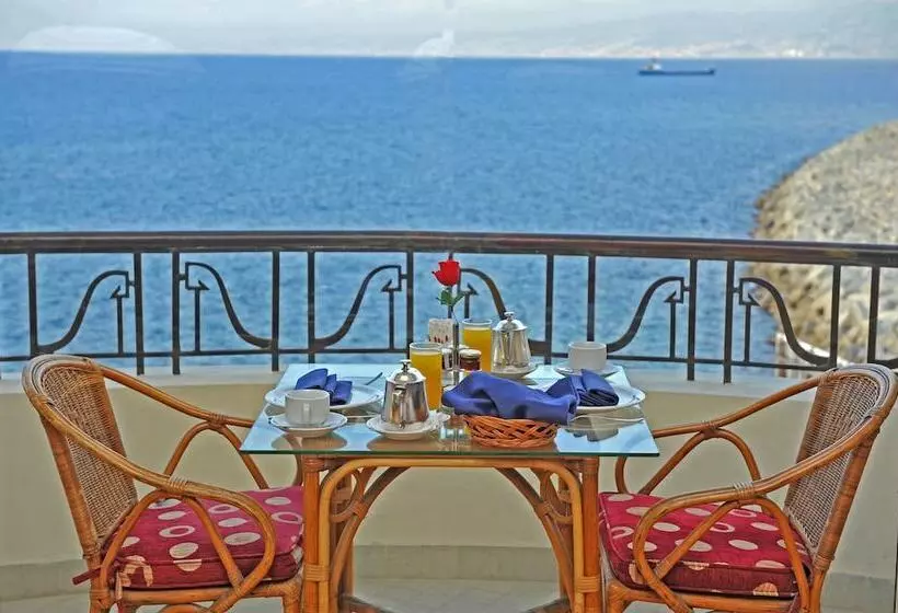 سوئیت پرزیدنت, Warwick Palm Beach