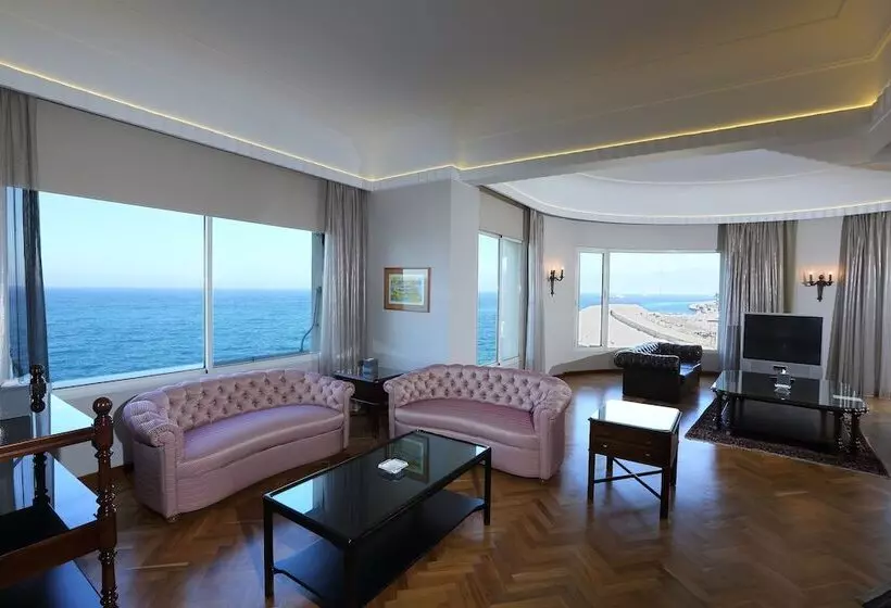 سوئیت پرزیدنت, Warwick Palm Beach
