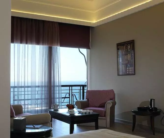 سوئیت سینیور, Warwick Palm Beach