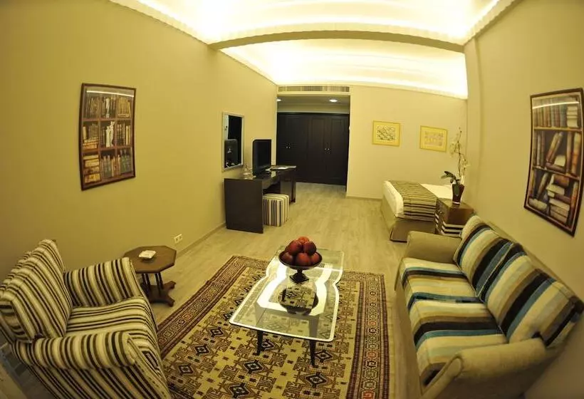 سوئیت سینیور, Warwick Palm Beach