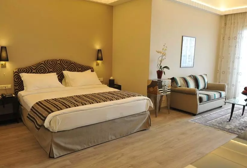 سوئیت سینیور, Warwick Palm Beach