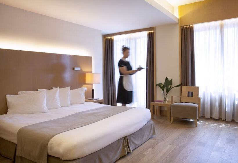 جناح جونيور, Lazart Hotel, Trademark Collection By Wyndham