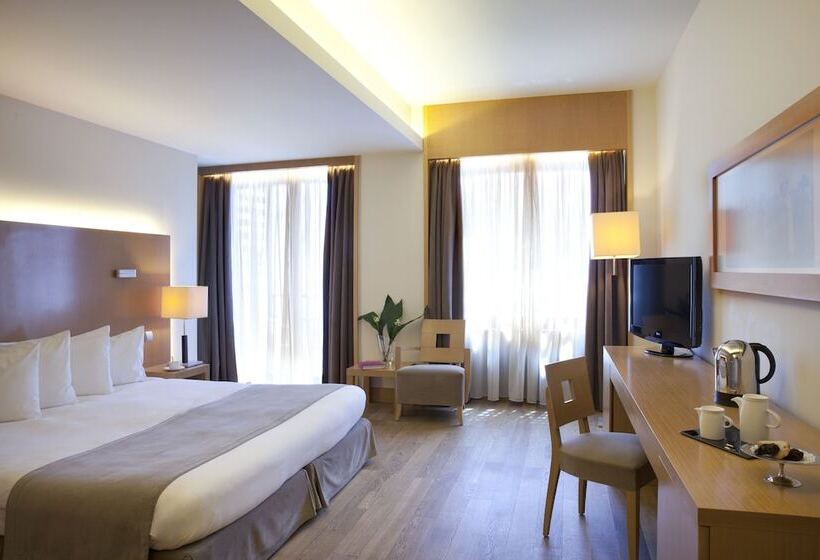 جناح جونيور, Lazart Hotel, Trademark Collection By Wyndham