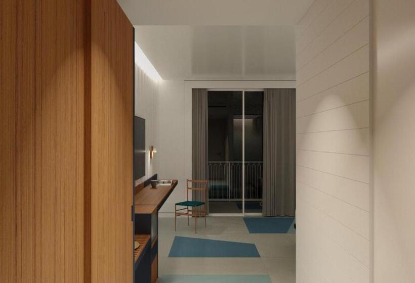 اتاق استاندارد سه تخته با بالکن, So Lifestyle Hotel Sorrento