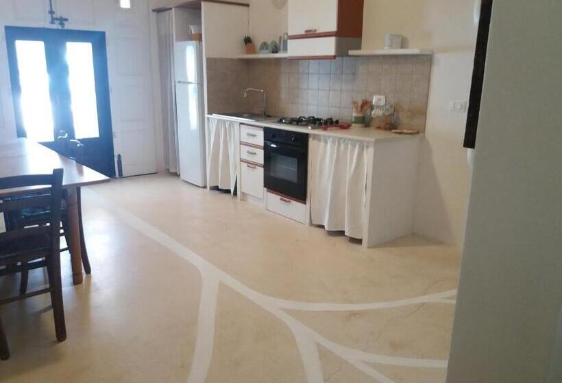 1 Szobás Apartman Földszinten, B&b La Casa Degli Artisti