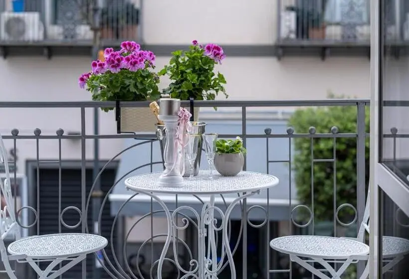 اتاق استاندارد چهارنفره با بالکن, B&b Verzus