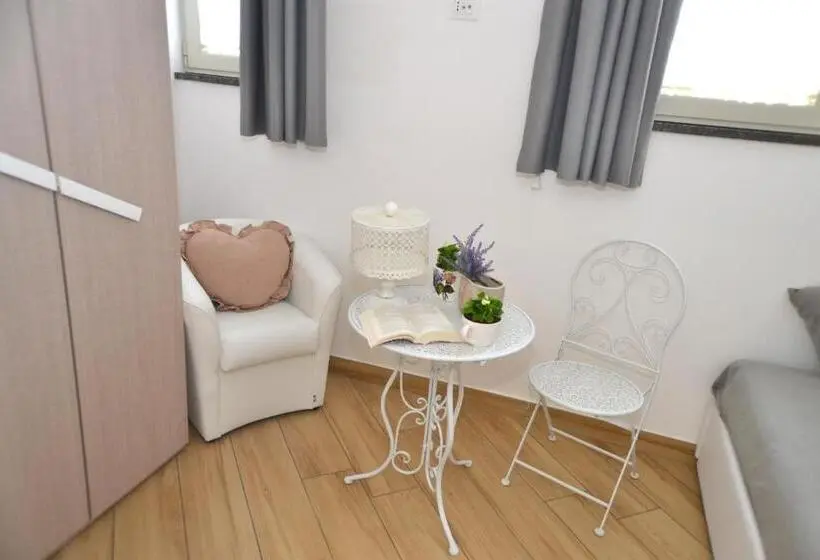 اتاق لوکس چهار تخته, B&b Verzus