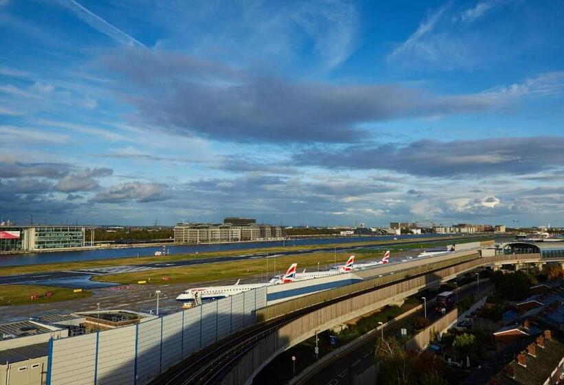Стандартный Номер Кровать Кинг, Courtyard By Marriott London City Airport