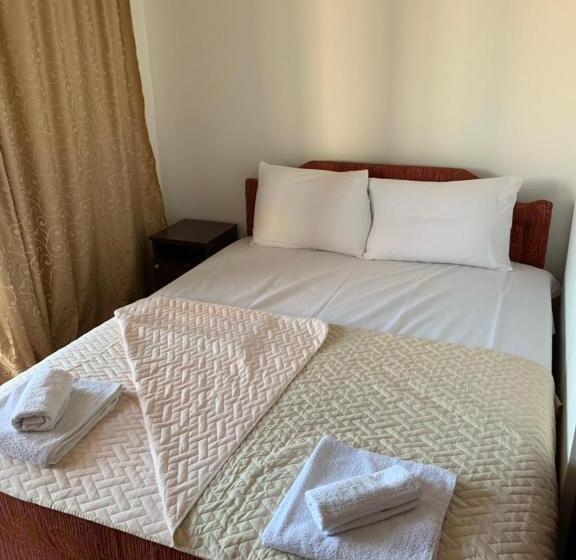 اتاق سه نفره سوپریور با چشم‌انداز دریا, Apartments Nikičić