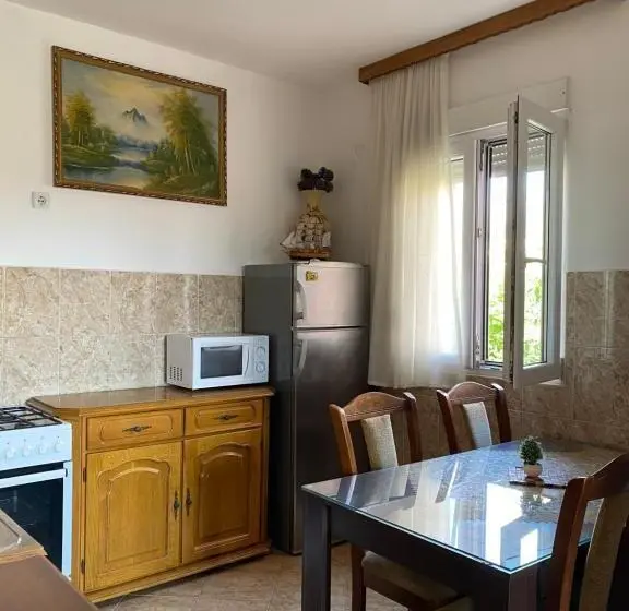 اتاق خانوادگی, Apartments Nikičić