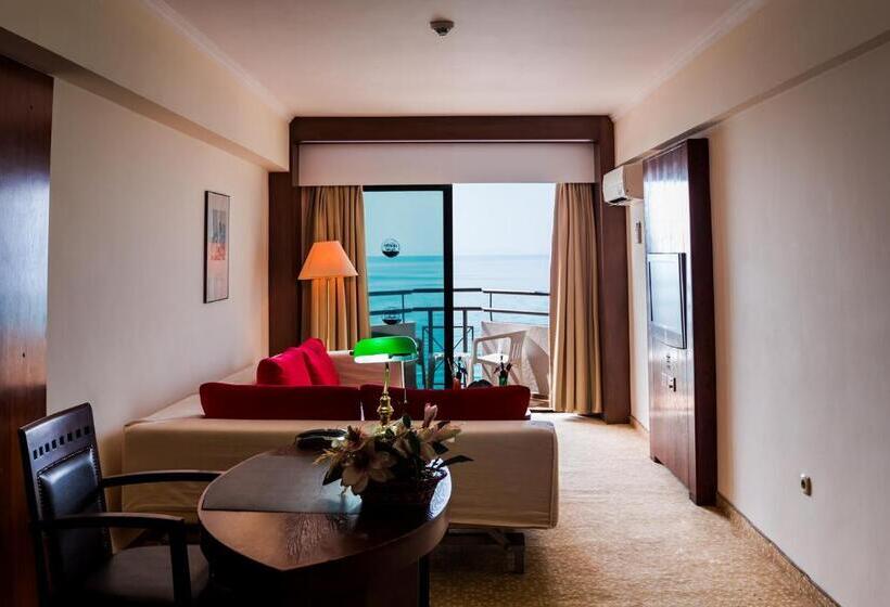 Люкс Вид на Море, Derici