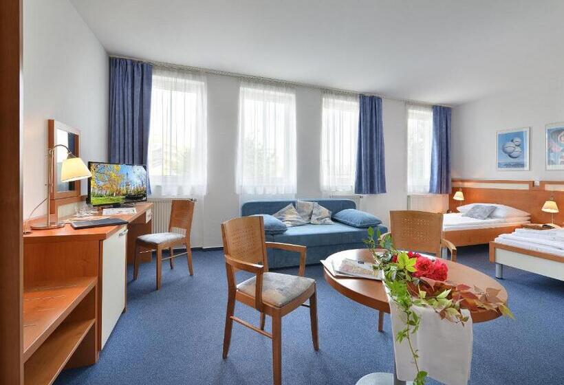 اتاق استاندارد سه نفره, Ea Hotel Populus