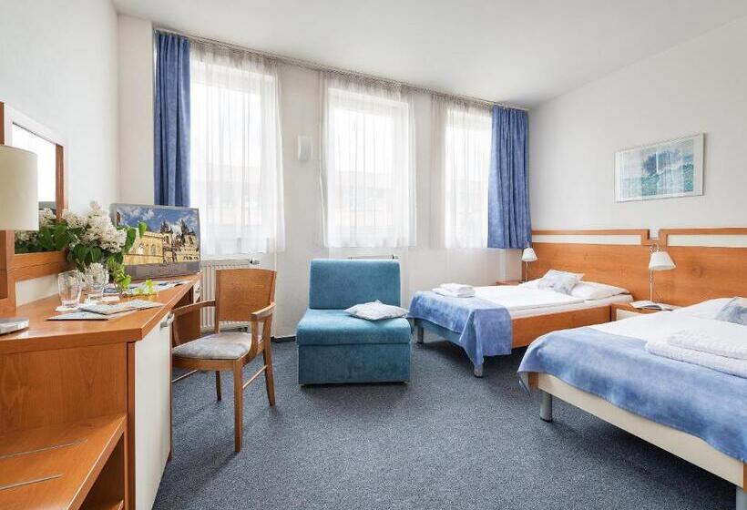 اتاق استاندارد سه نفره, Ea Hotel Populus