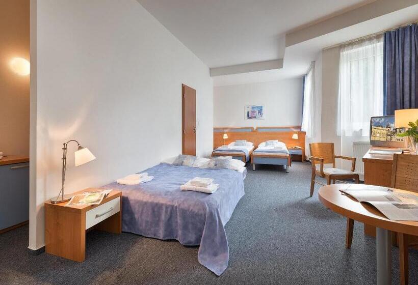 اتاق استاندارد چهار تخته, Ea Hotel Populus