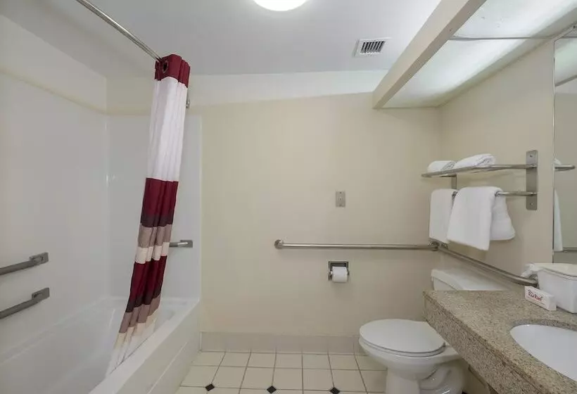 身障者適用スイートルーム, Red Roof Inn & Suites Newnan
