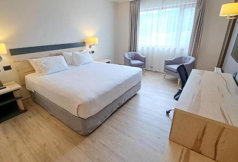 اتاق استاندارد, Diego De Almagro Castro