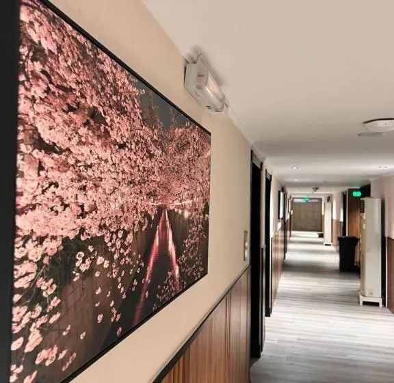 キングサイズベッドのデラックスルーム, Amwaj Alshatie Furnished Units