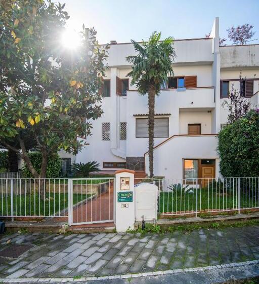 آپارتمان 1 خوابه با تراس, Il Papavero Residence Arbostella